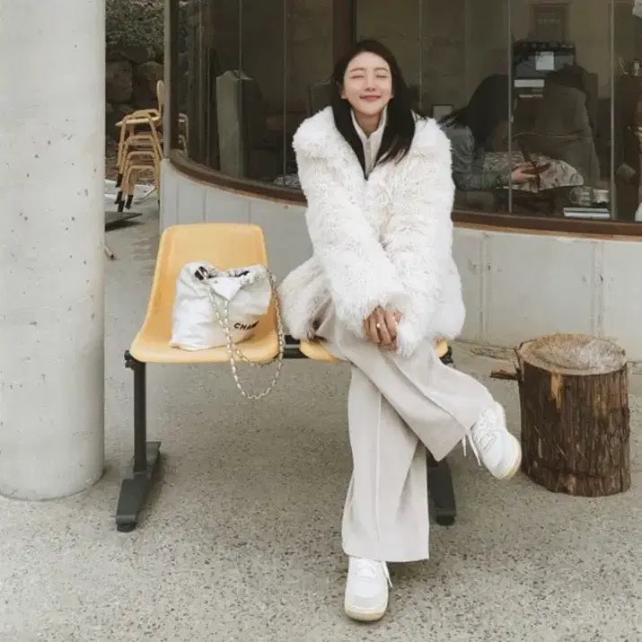 [BUNJANG] Lugh Adette Ivory Faux Fur Jacket / [완전 새제품] 루흐 아디세떼흐 하엄지 퍼 자켓 아이보리