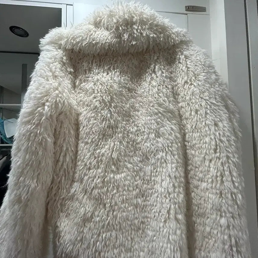 [BUNJANG] Lugh Adette Ivory Faux Fur Jacket / [완전 새제품] 루흐 아디세떼흐 하엄지 퍼 자켓 아이보리