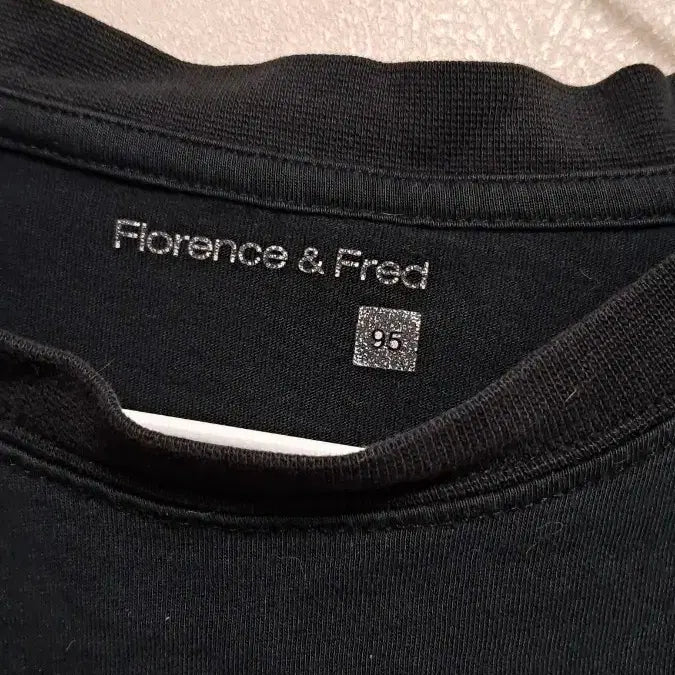 [BUNJANG] Florence &amp; Fred Black Short Sleeve T-shirt 95 / Florence &amp; Fred 블랙 반팔 티셔츠 95 0206