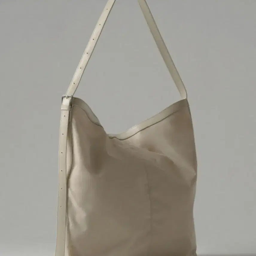 [BUNJANG] AUB Our Trimming Bag (Ivory) / 아우브아워 trimming bag (ivory) 트리밍백