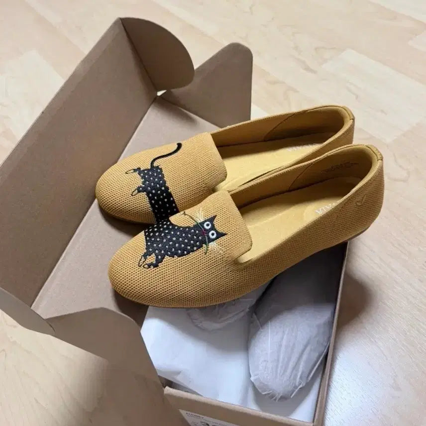 [BUNJANG] B. by A Cat Embroidery Loafer / 비바이아 고양이 자수 로퍼 235mm