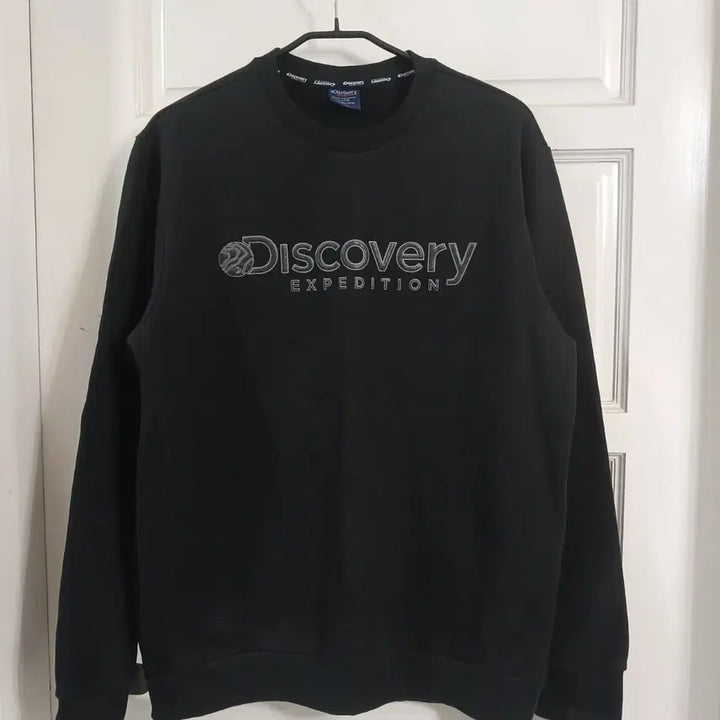 [BUNJANG] Discovery Expedition Black Sweatshirt / 디스커버리 익스페디션 검정 맨투맨 티셔츠