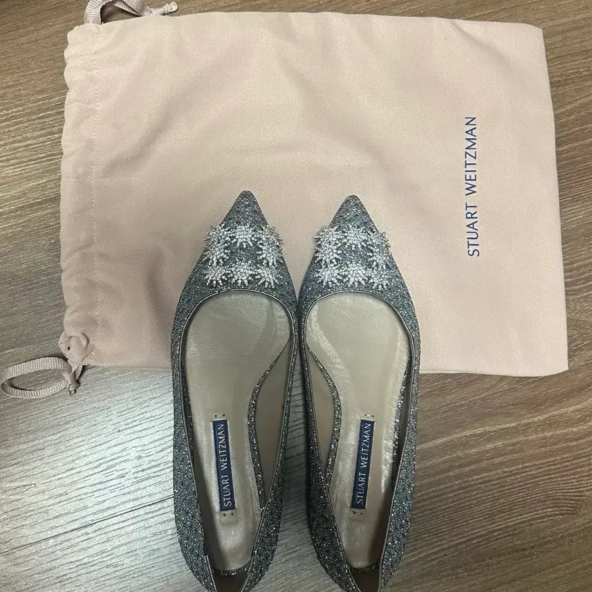 [BUNJANG] Stuart Weitzman Glitter Flat Shoes / (새거수준) 스튜어트 와이츠먼 글리터 플랫 슈즈