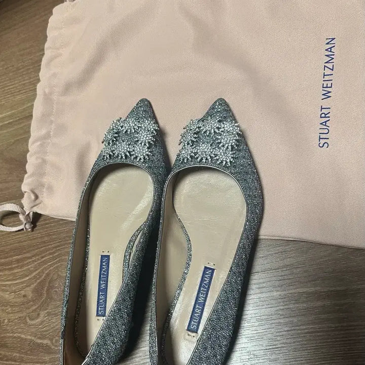 [BUNJANG] Stuart Weitzman Glitter Flat Shoes / (새거수준) 스튜어트 와이츠먼 글리터 플랫 슈즈