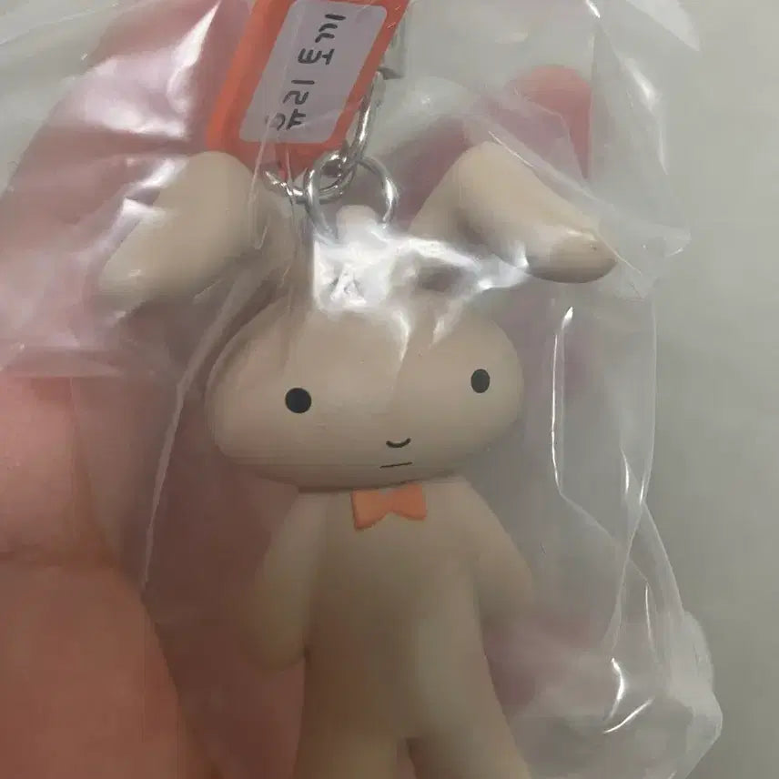 [BUNJANG] Crayon Shin-chan Glass Rabbit Miniature Keychain / 짱구는 못말려 짱구 유리토끼인형 키링 미니어처 키링(유리토끼)