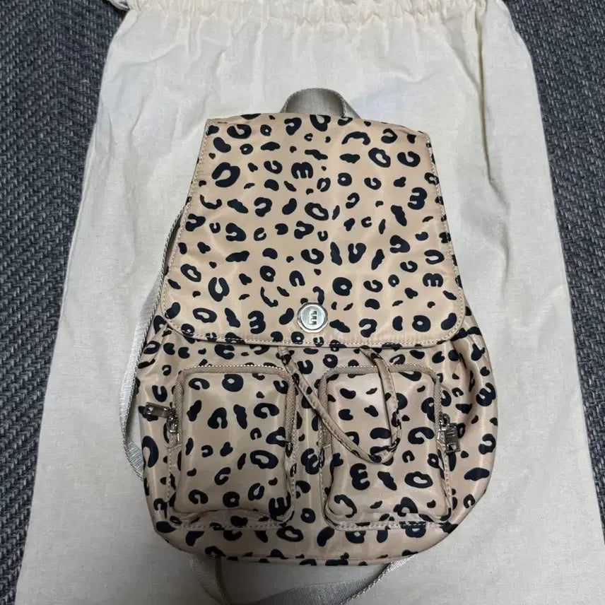 [BUNJANG] Minimute Leopard Backpack / 미닛뮤트 레오파드 백팩