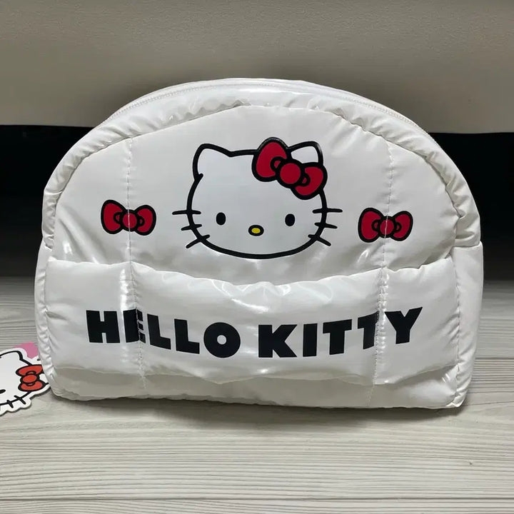 [BUNJANG] Hello Kitty Padded Clutch Pouch / 새상품)헬로키티 패딩 클러치 파우치 유광
