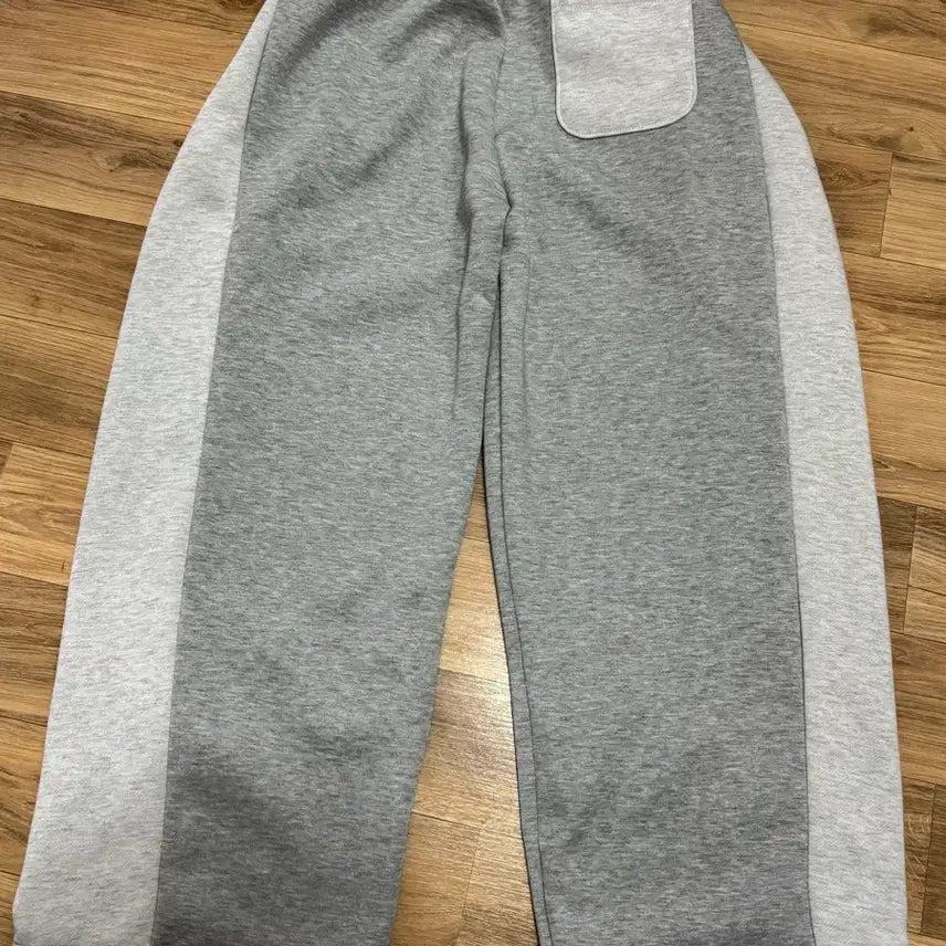 [BUNJANG] Gray Two-Tone Training Pants Balloon Fit / 회색 투톤 트레이닝 바지 벌룬핏 기모