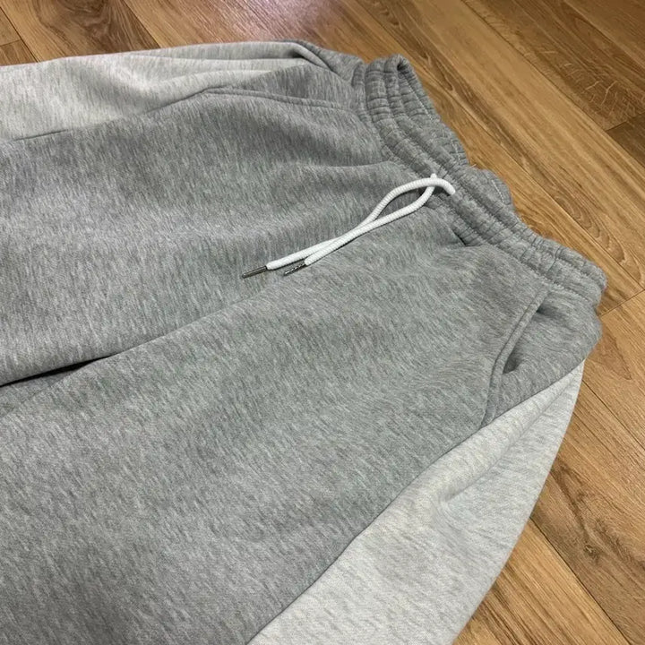 [BUNJANG] Gray Two-Tone Training Pants Balloon Fit / 회색 투톤 트레이닝 바지 벌룬핏 기모