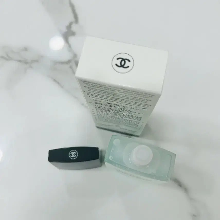 [BUNJANG] CHANEL Makeup Remover / 미개봉 CHANEL 데마끼앙 이으 엥땅스 / 메이크업 리무버