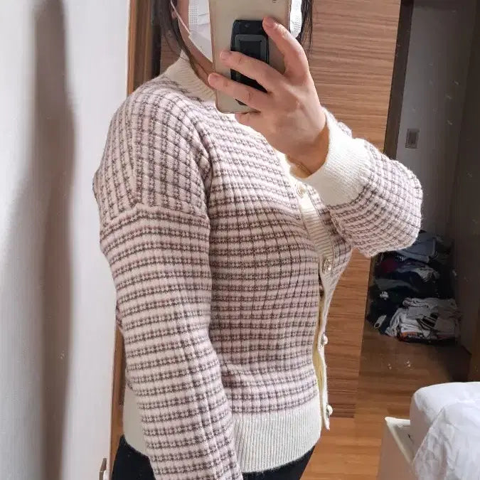 [BUNJANG] Theylbury Check Pearl Button Cardigan / 더틸버리 체크 진주버튼 가디건