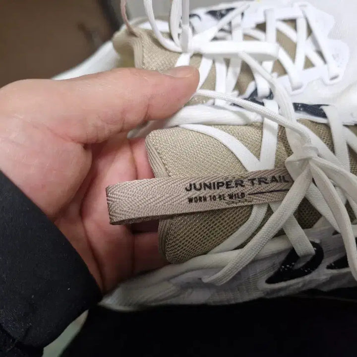[BUNJANG] Nike Juniper Trail 2 White Sneakers / 나이키 주니퍼 트레일 2 흰색 운동화