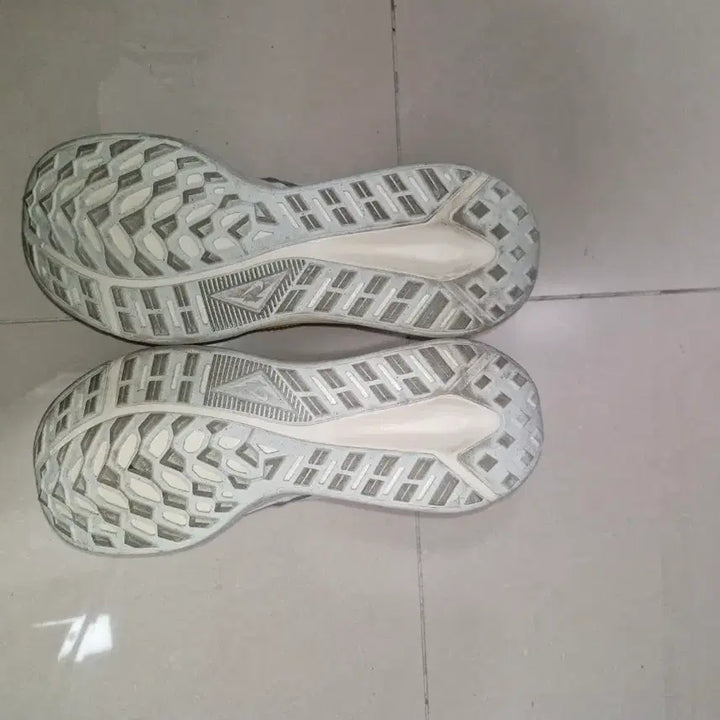 [BUNJANG] Nike Juniper Trail 2 White Sneakers / 나이키 주니퍼 트레일 2 흰색 운동화