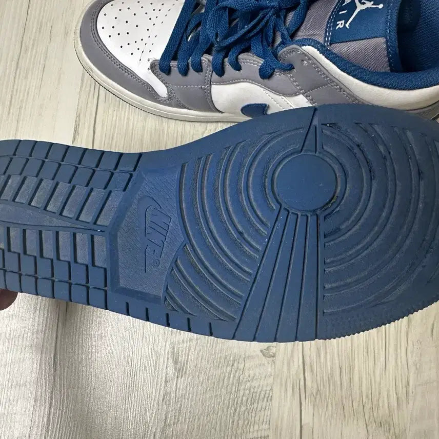 [BUNJANG] Jordan 1 Mid Cement Grey True Blue / 조던 1 미드 시멘트 그레이 트루 블루