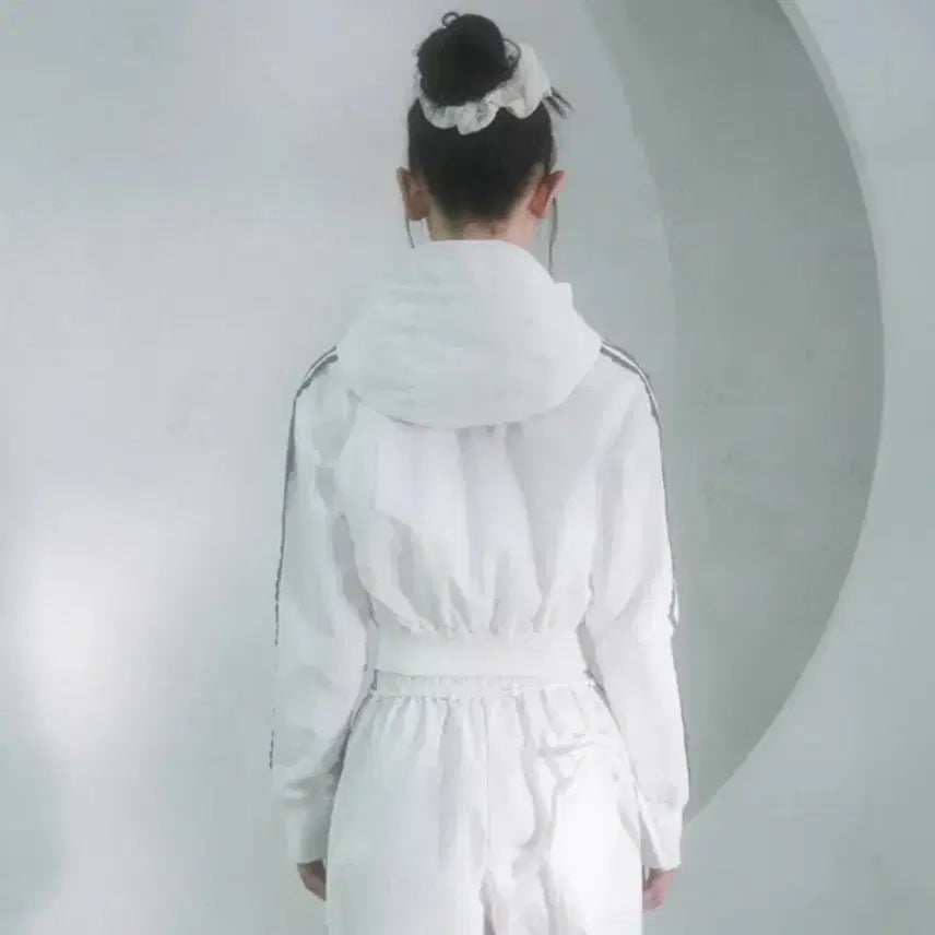 [BUNJANG] Urban Dress White Lace Windbreaker / 어반드레스 화이트 레이스 바람막이