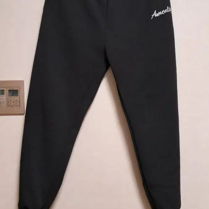 [BUNJANG] Black Training Pants (Size 100/105) / 검정색 트레이닝 바지 100 105