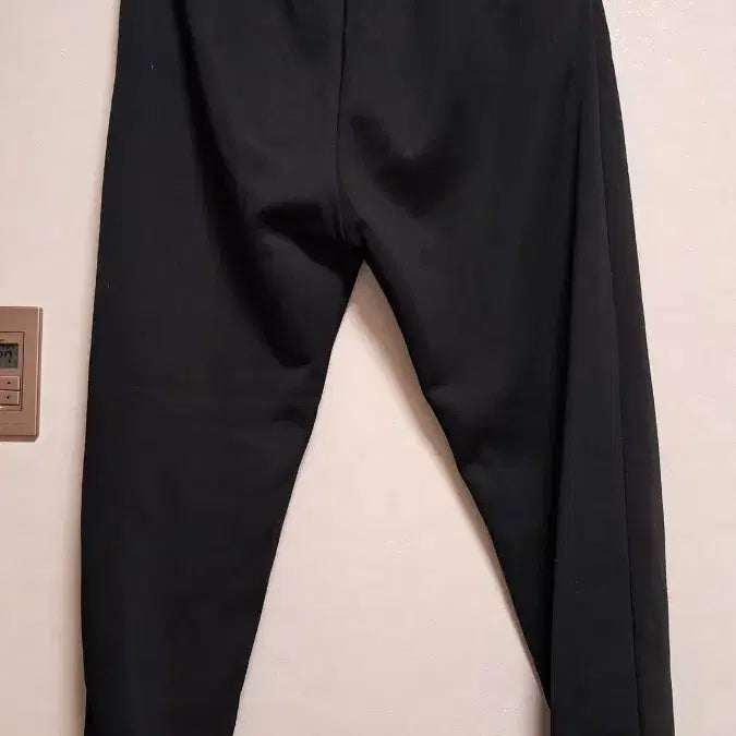 [BUNJANG] Black Training Pants (Size 100/105) / 검정색 트레이닝 바지 100 105