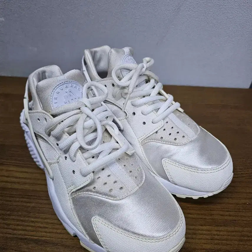 [BUNJANG] Nike Air Huarache White Sneakers / 나이키 에어 허라취 화이트