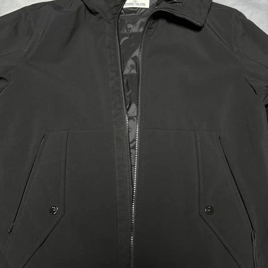 [BUNJANG] Stone Island Soft Shell Black Hooded Jacket (M) / 스톤아일랜드 소프트쉘 블랙 후드 자켓 M