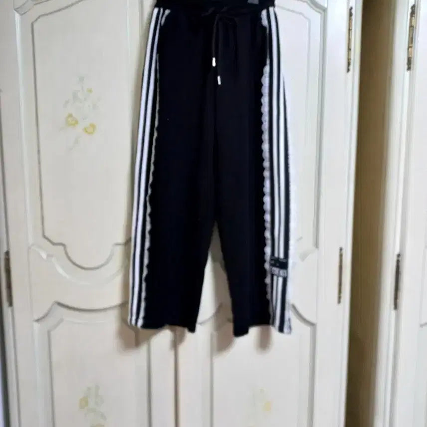 [BUNJANG] Lace Detail Training Pants / 여성 와이드 레이스 팬츠(F)