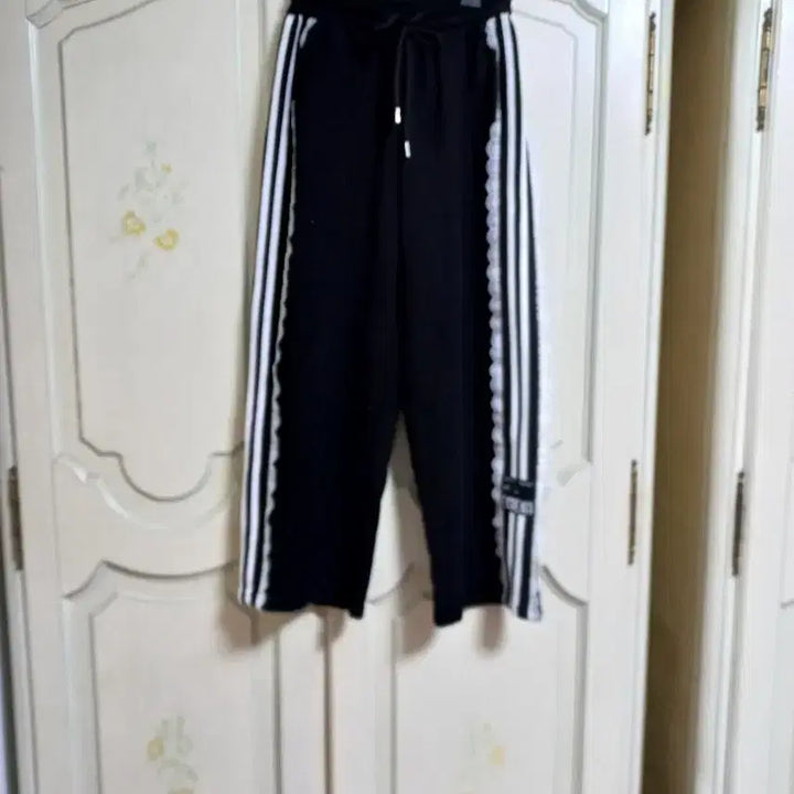 [BUNJANG] Lace Detail Training Pants / 여성 와이드 레이스 팬츠(F)