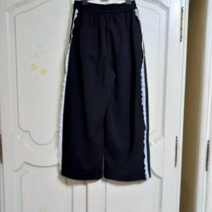 [BUNJANG] Lace Detail Training Pants / 여성 와이드 레이스 팬츠(F)