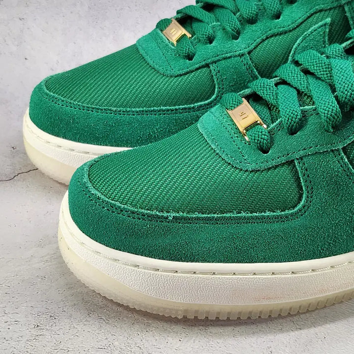 [BUNJANG] Nike Air Force 1 07 LV8 Malachite Sneakers / 나이키 260 에어포스 1 07 LV8 말라카이트 새제품