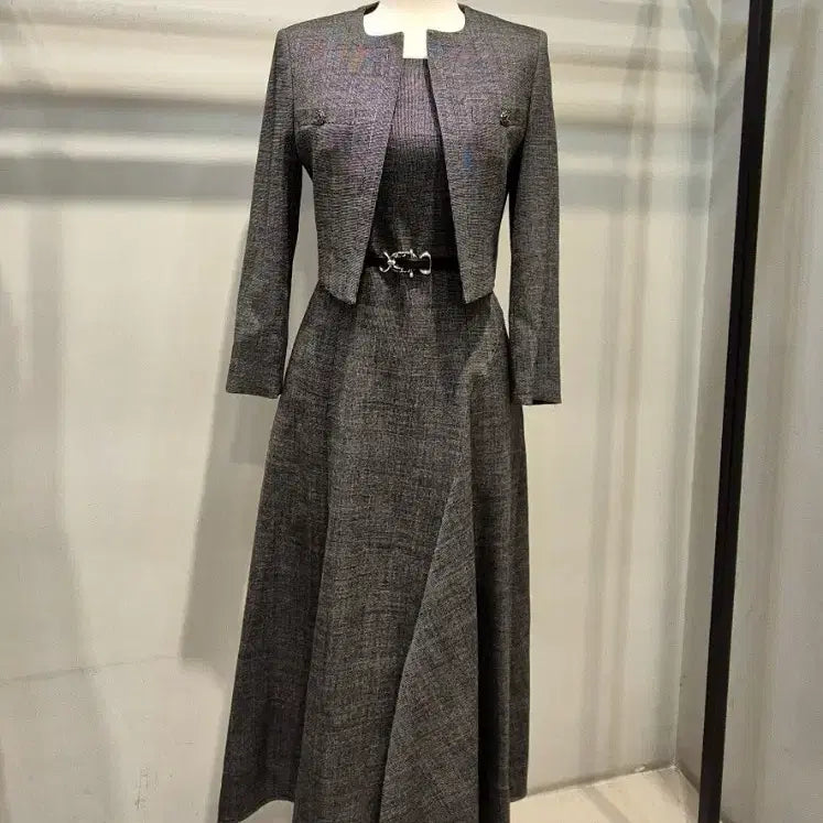 [SOLD OUT] 미샤 스퀘어넥 자켓 세트 원피스(진네이비)