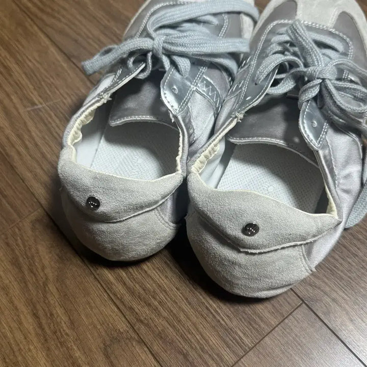 [BUNJANG] Bearpaw Bria Silver Sneakers 245 / 베어파우 BRIA 실버 스니커즈 245