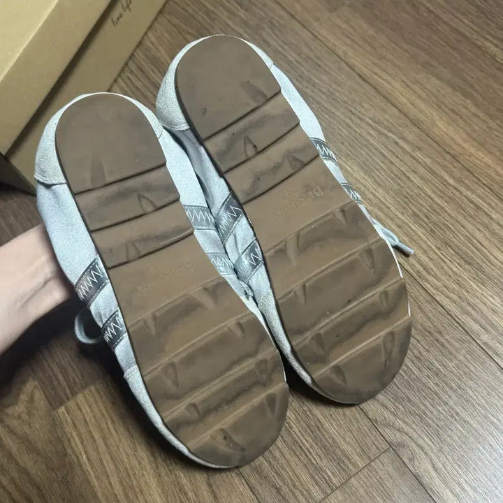 [BUNJANG] Bearpaw Bria Silver Sneakers 245 / 베어파우 BRIA 실버 스니커즈 245