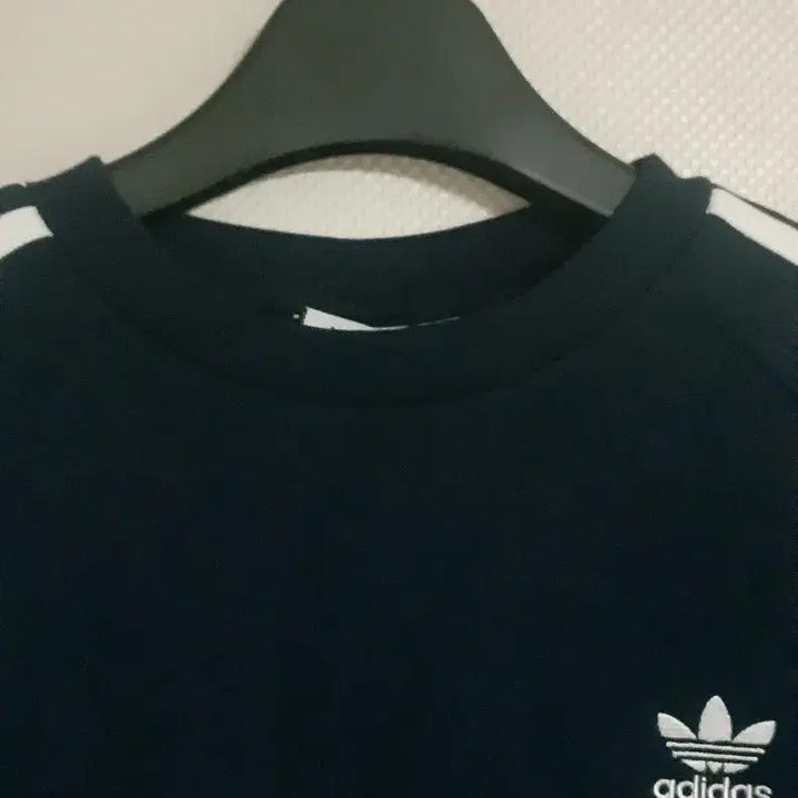 [BUNJANG] Adidas 3ST Crew 3-Stripes Crew Sweatshirt / 아디다스 맨투맨 3ST 크루 3-STRIPES CREW