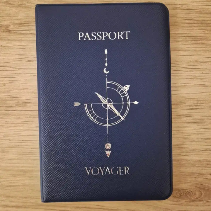 [BUNJANG] Kihyun Voyager Passport Case / 기현 보이저 여권 케이스 양도합니다