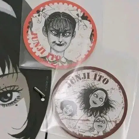 [BUNJANG] Junji Ito Exhibition Coaster Bundle Set / 이토준지 전시회 코스터 2종 일괄(목매는 기구/괴롭히는 아이)