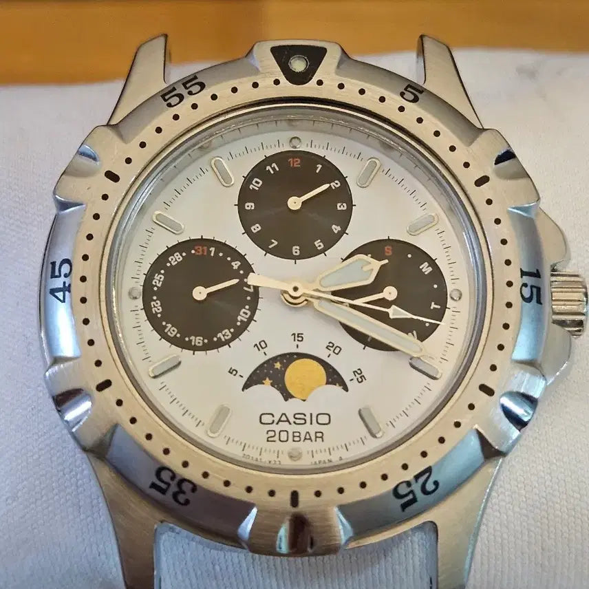 [BUNJANG] Casio MD-726 Vintage Moon Phase Diver Watch / 카시오 빈티지 문페이즈 다이버 MD-726