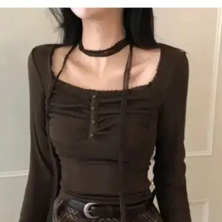 [BUNJANG] Zigzag Ruffle Square Neck Long Sleeve T-shirt / 지그재그 셔링 스퀘어넥 긴팔티서츠
