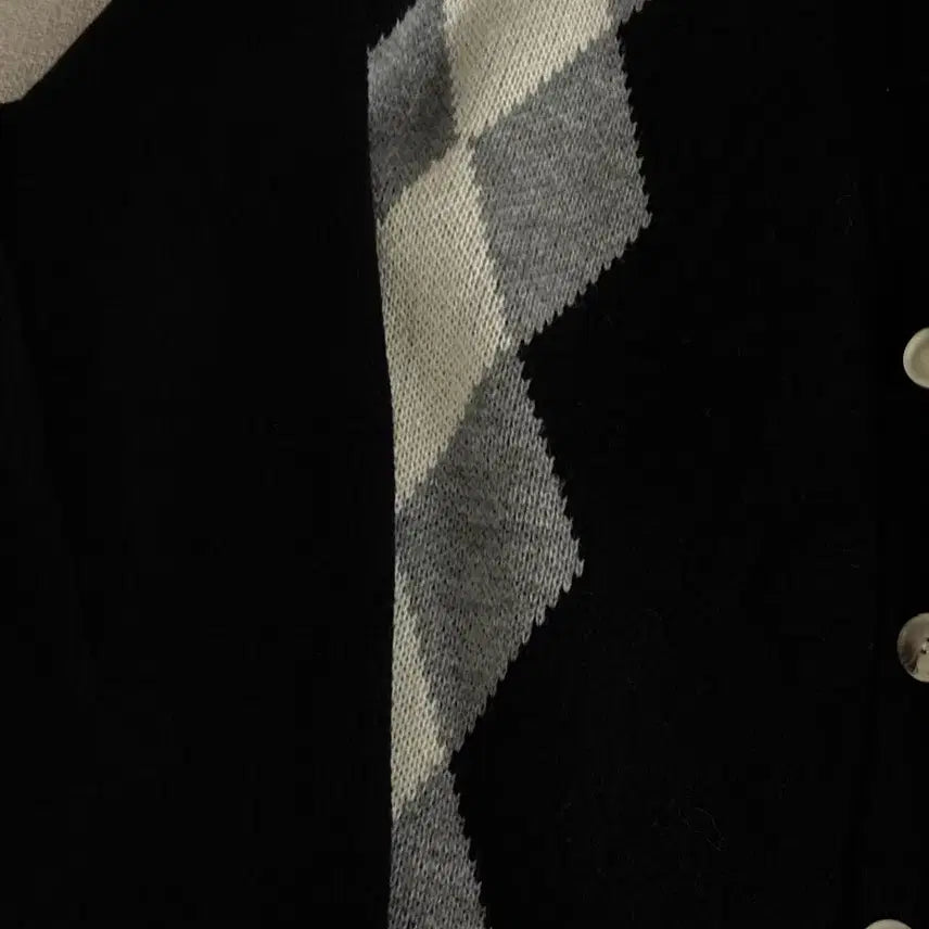 [BUNJANG] Black Argyle Knit Cardigan / 검정색 아가일 니트 가디건