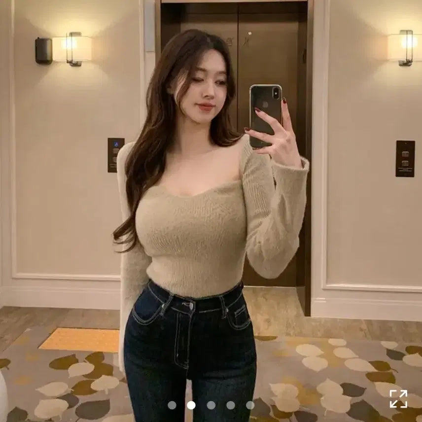 [BUNJANG] Ably Wannabe Muse Angora Knit Off-shoulder Top / 에이블리 워너비뮤즈 앙고라 니트 오프숄더