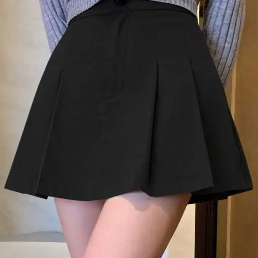 [BUNJANG] Black Pleated Mini Skirt with Shorts XS / 새상품) 검정 블랙 플리츠 미니 치마 스커트 바지 xs 사이즈