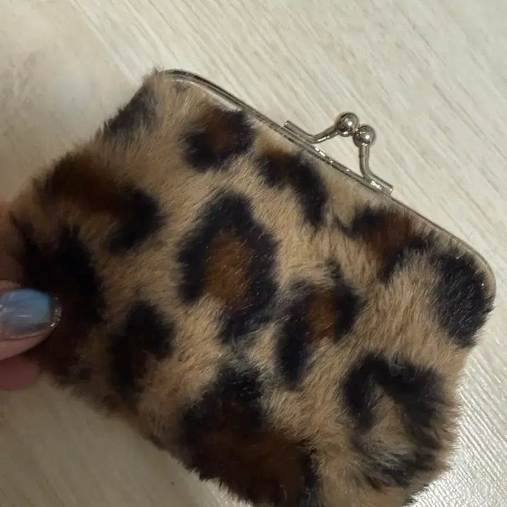 [BUNJANG] Kitty Leopard Fur Coin Purse / 키티 레오파드 퍼 동전지갑