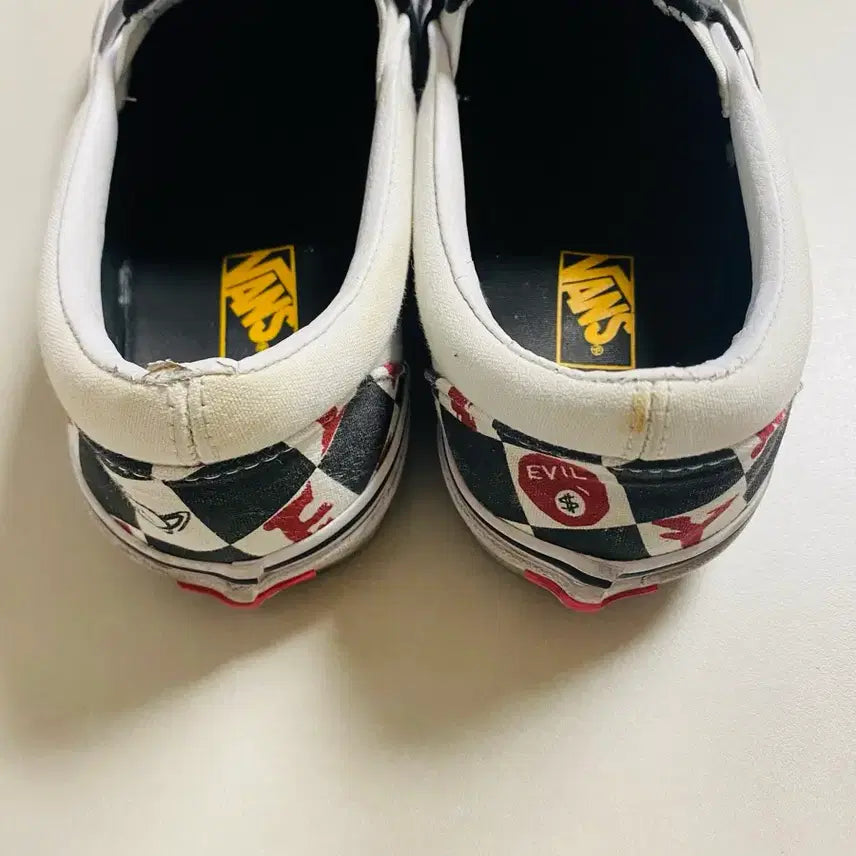 [BUNJANG] Vivienne Westwood Vans Slip-On (White, 260) / 반스 x 비비안 웨스트우드 슬립온 체커보드 화이트(260)