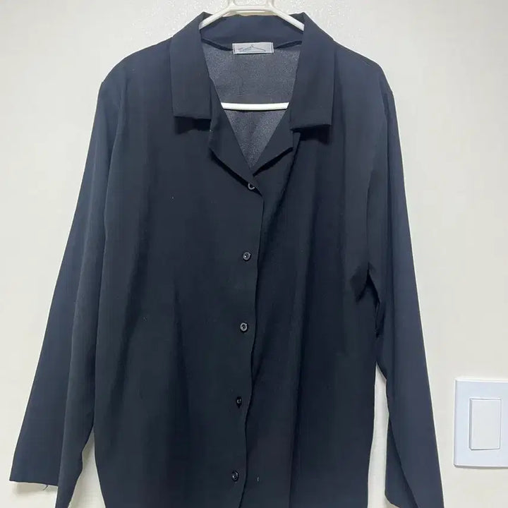 [BUNJANG] Black Shirt (Women's) / 블랙셔츠 여성