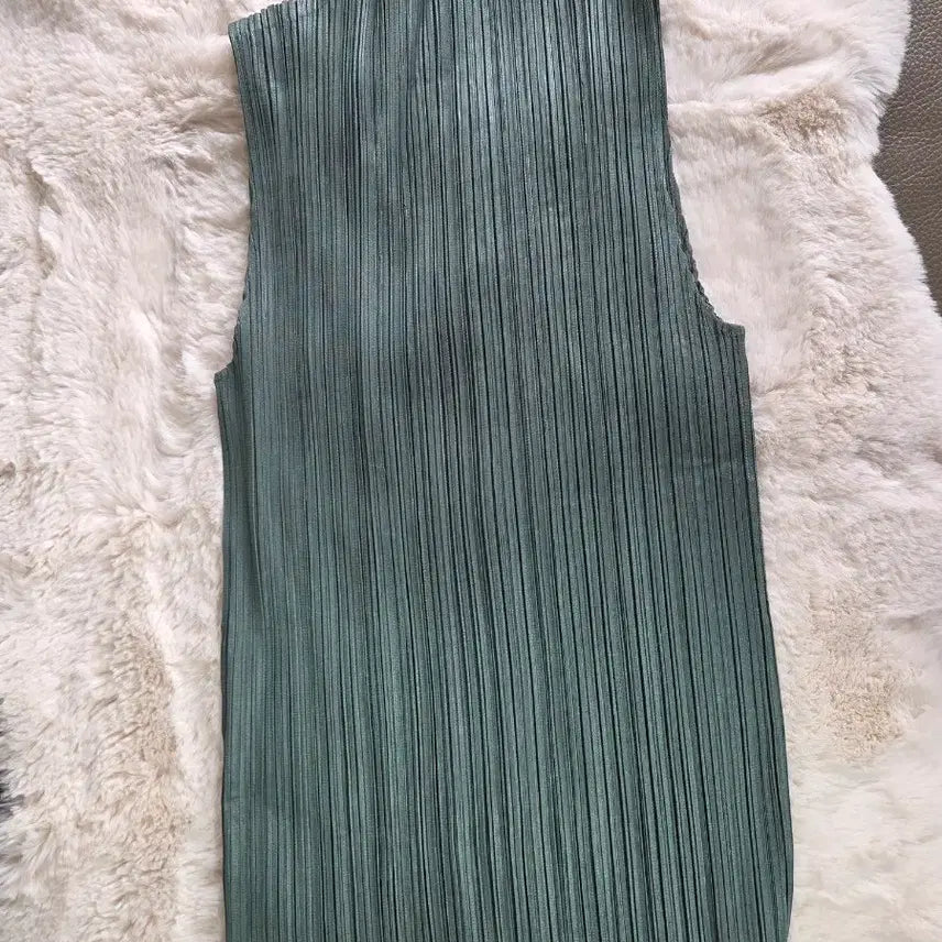 [BUNJANG] Pleated Sleeveless Top / 플리츠 민소매 티셔츠 3사이즈 새상품