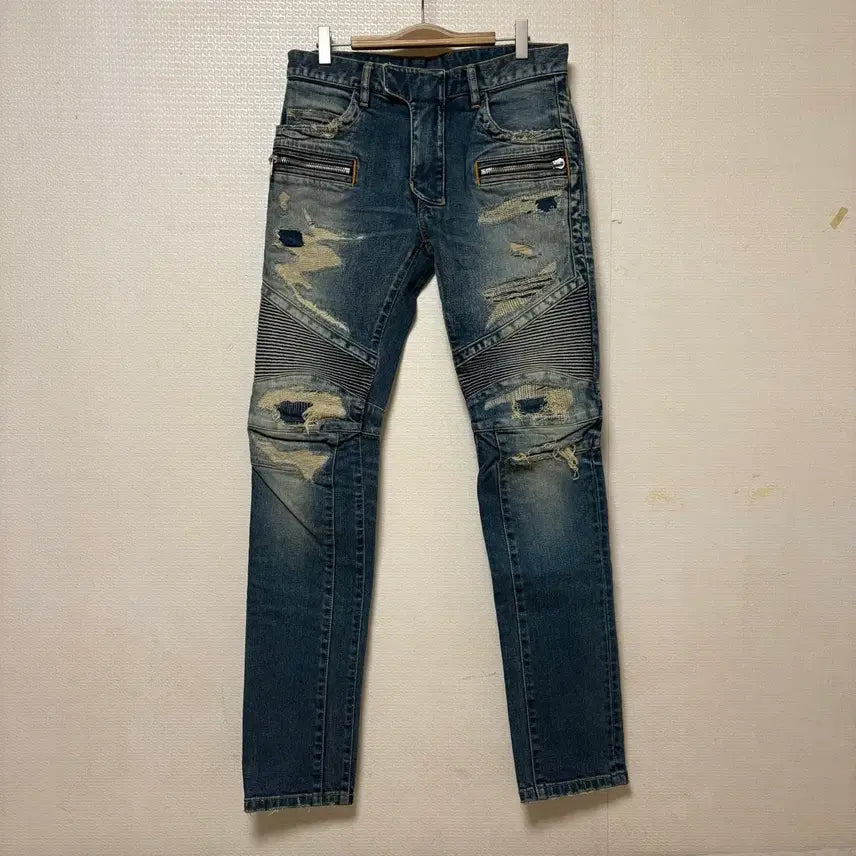 [BUNJANG] Balmain Distressed Biker Jeans / 발망 디스 바이커진