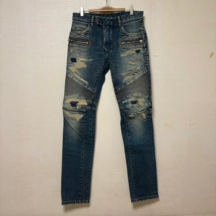 [BUNJANG] Balmain Distressed Biker Jeans / 발망 디스 바이커진