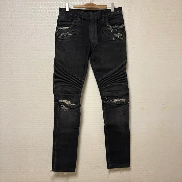 [BUNJANG] Balmain Distressed Biker Jeans / 발망 디스 바이커진