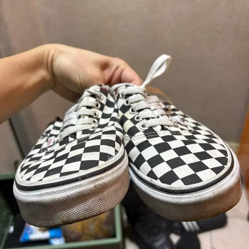 [BUNJANG] Vans Checkerboard Slip-On Sneakers / 반스 체커보드 슬립온