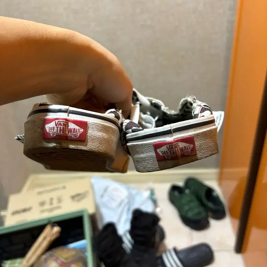 [BUNJANG] Vans Checkerboard Slip-On Sneakers / 반스 체커보드 슬립온