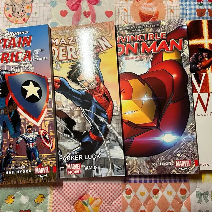[BUNJANG] Marvel Comics Comic Book Bundle Set / 일괄) 다이소 시공사 마블 코믹스 만화책 4권