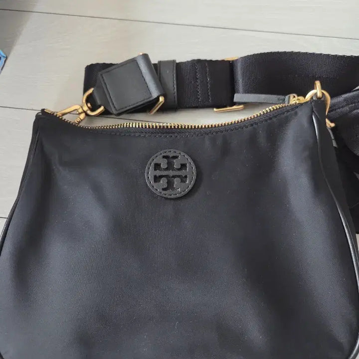 [SOLD OUT] 토리버치 나일론 웹 호보