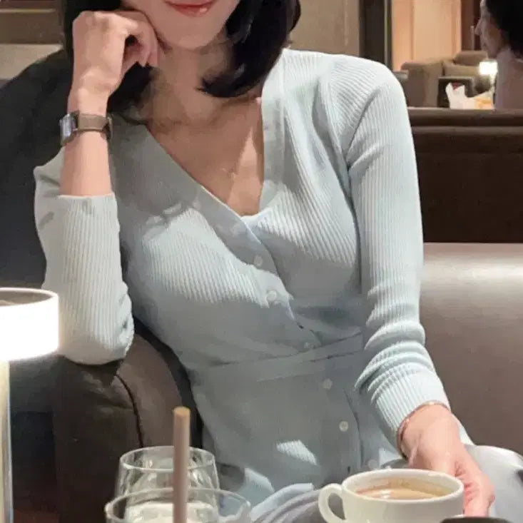 [SOLD OUT] [정가2.4 새상품] 드샤르에 사계절 벨트 가디건 Soft blue
